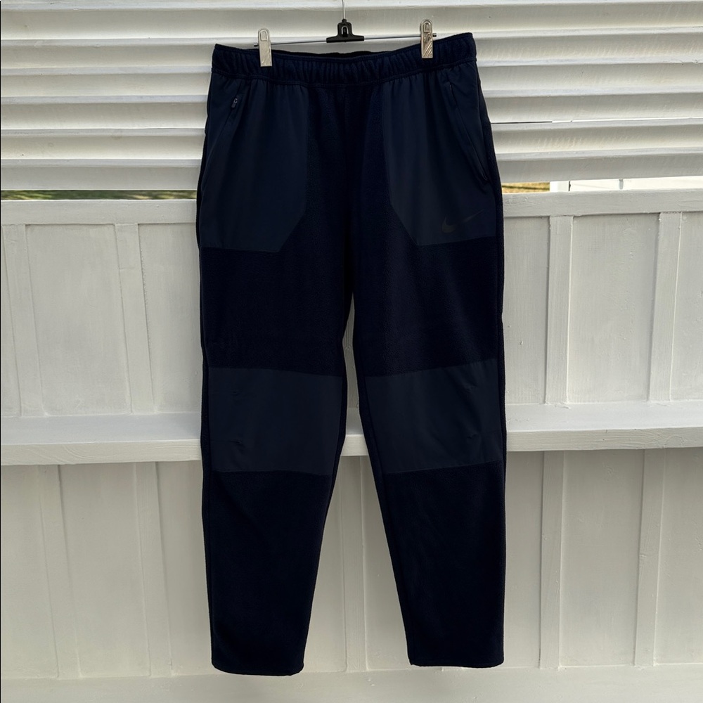 Nike Therma-Fit Winterized Fleece Training Pants. Navy. Size Medium.